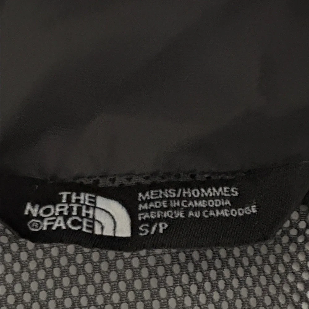 The North Face Nylon Light Gray Windbreaker Size Small